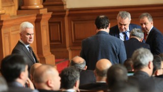 Депутатите започнаха да разглеждат два проекта на промени в Изборния