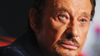 Днес Франция се прости за последно с музикалната легенда Джони