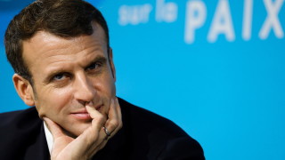 Президентът на Франция Еманюел Макрон направи подарък на руските власти