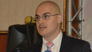 Делото за плагиатство срещу Петър Илиев тръгна отначало след като