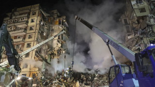 Броят на загиналите при руската ракетна атака срещу многоетажна сграда