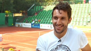 Васко Младенов продължава във втория кръг на турнира в Тунис