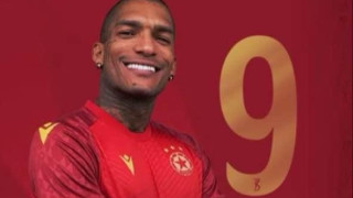 Фернандо Каранга очаквано ще играе с фланелката с №9 на