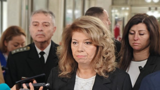 Йотова зове за повече средства за отбрана във втория удължителен бюджет