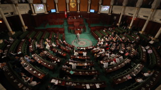 Парламентът на Тунис отхвърли предложение с призив Франция да се