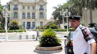 Върнаха позлатена статуя на Тутанкамон в музея в Кайро