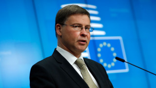 Еврокомисарят на ЕС по търговията Валдис Домбровскис дойде в Китай обещавайки