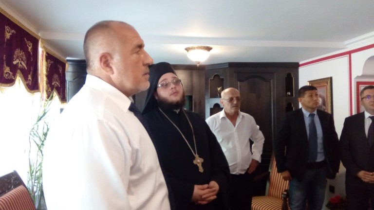 Навръх Голяма Богородица премиерът Бойко Борисов посети Троянския манастир Успение