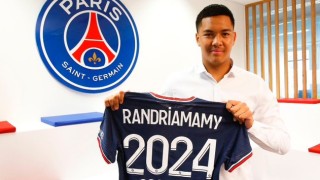Вратарят Матиас Рандриамами подписа първи професионален договор с ПСЖ 18 годишният страж