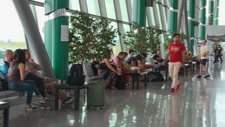 Мълния блокира пътници на летище Пловдив