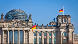 В Германия не спират призивите към властите да доставят оръжия