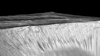 Защо водата на Марс е толкова малко?