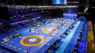 Българските национали по борба свободен стил започнаха световния шампионат в