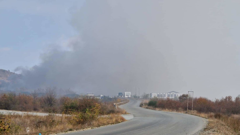 Пожар възникна в депо за отпадъци край старозагорското село Ракитница,