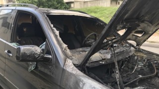 Автомобил изгоря на паркинг в Казанлък