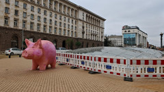 Оградиха Ларгото, за да не влизат протестиращи, но е нужно укрепване заради пропадания