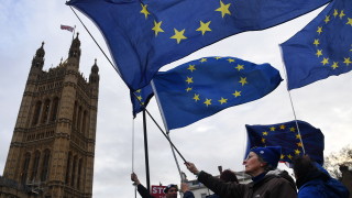 Премиерът на Великобритания Тереза Мей се очаква да отложи решаващото