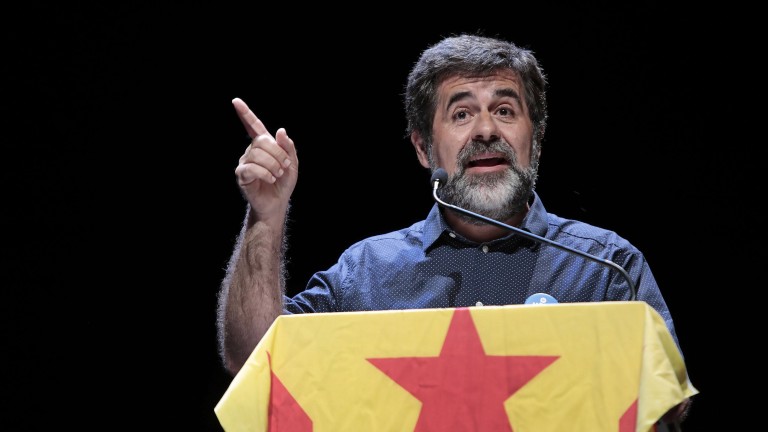Арестуваните двама каталунски политици започват гладна стачка