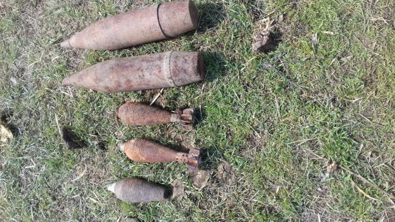 Военнослужещи от Сухопътните войски разузнаха и унищожиха невзривени боеприпаси, открити