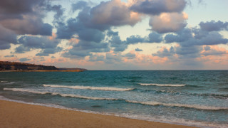 Вертолет от морската вертолетна авиобаза Чайка е извършил планирани полети