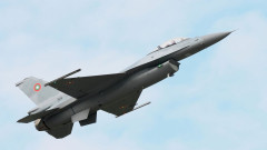 България дава близо милиард долара, за да въоръжи своите F-16