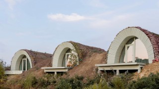 Къщи на хобити в Молдова: архитектура, вградена в природата