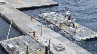 Американският плаващ кей край Газа заработи отново
