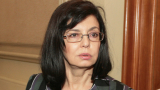 Кунева избегна през страничен вход въпросите на журналистите
