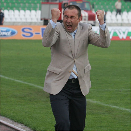 Литекс започва с Мъри Стоилов утре