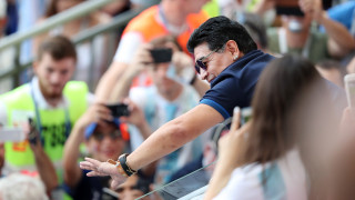 Легендата Диего Марадона е готов да се завърне като треньор