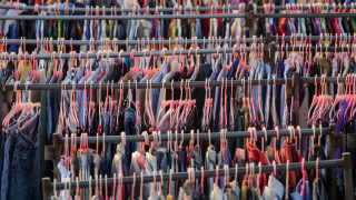 Сто хиляди тона дрехи и битов текстил се изхвърлят в