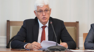 Няма да предоставяме оръжия на Украйна от складовете на българската