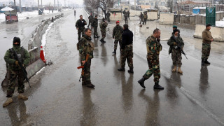 Началникът на отбраната: Военните ни остават в Афганистан, Косово и Ирак въпреки COVID-19