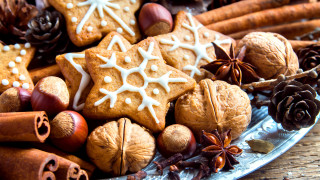 Коледни бисквитки с кокосово масло