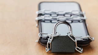 Защо Китай забранява смартфоните в училищата
