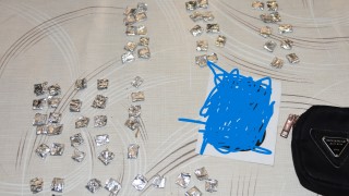 Криминалисти откриха 157 сгъвки с хероин при спецоперация вчера в