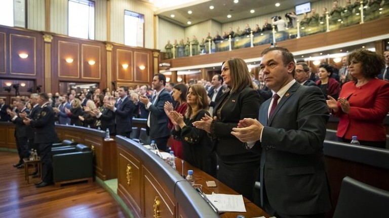 Косовското правителство проведе празнична сесия по повод 11-тата годишнина от