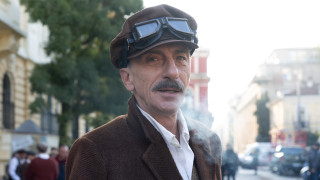 Виктор Божинов е под пара защото през последните няколко месеца