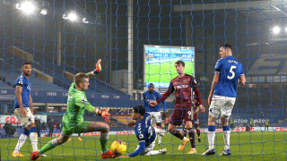 Евертън се раздели с 32 годишния вратар Йонас Льосъл По информация