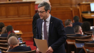 Депутатът от ГЕРБ Тома Биков обясни смяната на министъра на
