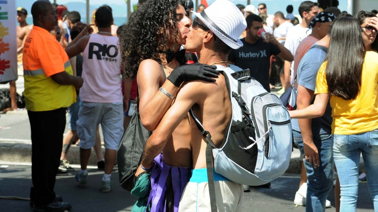 Гей парадът в Рио събра единомислещи (СНИМКИ 18 +)