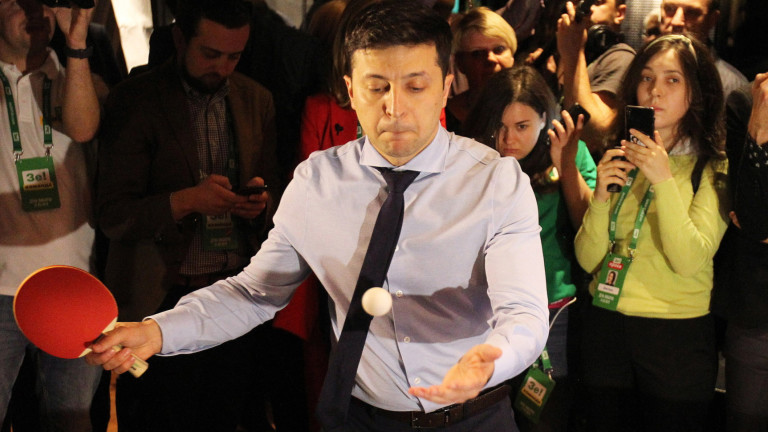 В украйнския парламент захапаха Зеленски за бягство от военна служба
