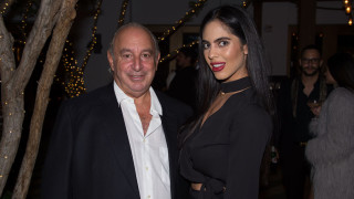 През 2020 година търговията с облекла и обувки се оказа