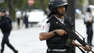 Френски войници са ударени от превозното средство в предградието на