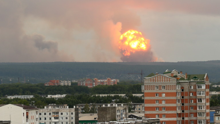 Публикуваха спътникови снимки на взривения арсенал край Ачинск