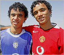 Mанчестър Юнайтед привлече бразилски близнаци