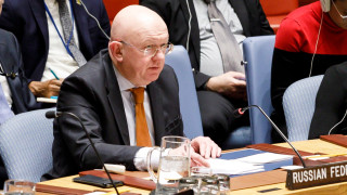 Руският посланик в ООН Василий Небензя представя твърденията на Кремъл