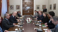 Президентът и военният министър се срещнаха с представителя на САЩ в НАТО 
