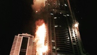 В Дубай отново горя небостъргача Факел Това е третият пожар