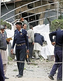 Самоубийствен атентат пред хотел "Мариот" в Исламабад